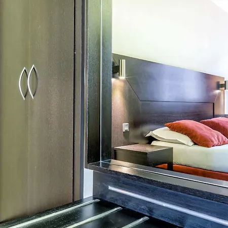 Hotel De Suede 3*